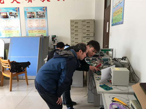 郑老师1.jpg 郑老师1.jpg