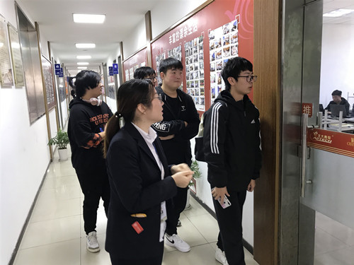 拓展体验学堂2_副本.jpg 拓展体验学堂2_副本.jpg