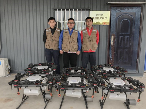 李一诺等三名同学_副本.jpg 李一诺等三名同学_副本.jpg