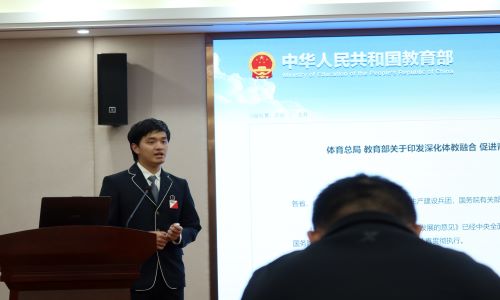 张训政牛.JPG 张训政牛.JPG