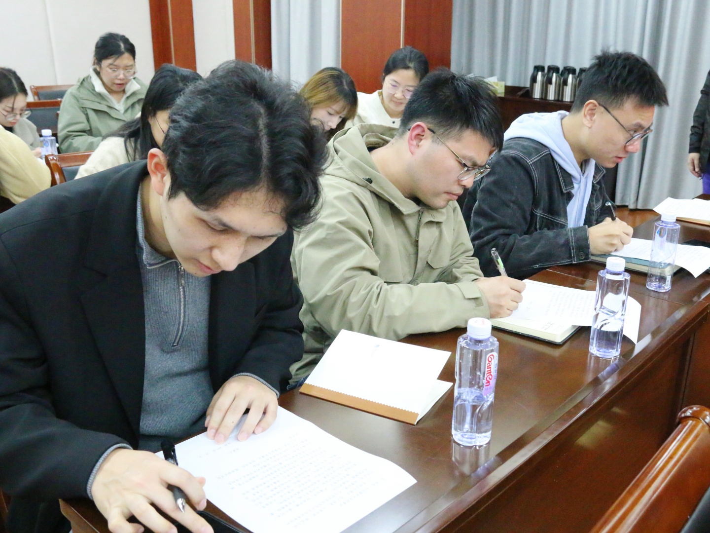 签约.jpg 签约.jpg