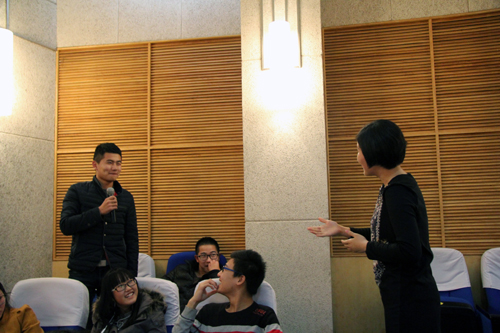 杨婧妍与同学的互动2.JPG